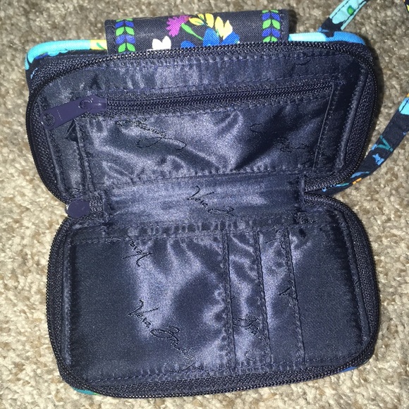 Vera Bradley wristlet - Picture 2 of 4